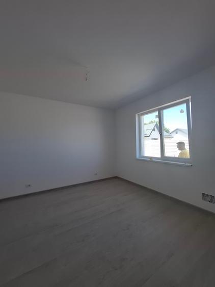 Casă individuală cu 4 camere cu Teren 420 Mp în Domnești