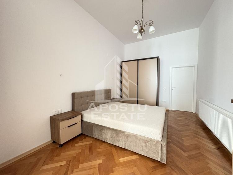 Apartament cu 3 camere circular, mobilat în P-ța Maria