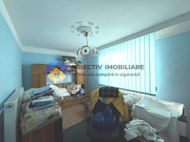 Apartament cu 3 camere decomandat, mobilat în Precista