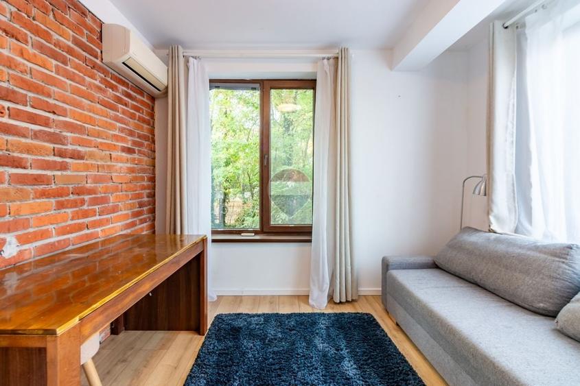 Casă individuală cu 6 camere cu Teren 751 Mp în Corbeanca