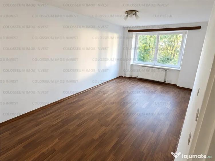 Apartament cu 3 camere semidecomandat în Tractorul