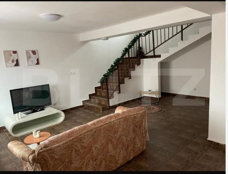 Casă individuală cu 5 camere cu Canalizare în Bariera Vâlcii