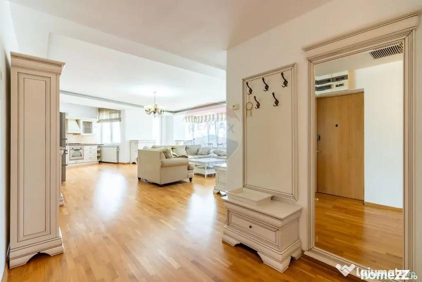 Apartament cu 4 camere decomandat în Nordului