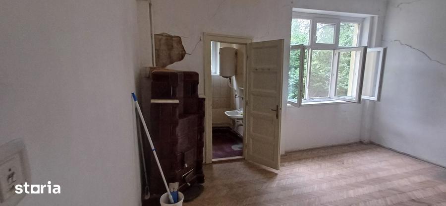 Casă cu 2 camere cu Teren 333 Mp în Mărăști