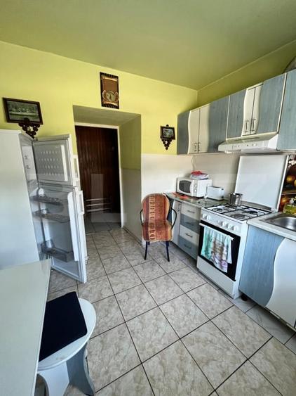 Apartament 3 camere, 64 mp, zona Decebal - 3