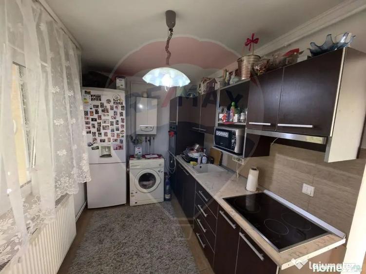 Casă cu 4 camere cu Teren 1295 Mp în Central
