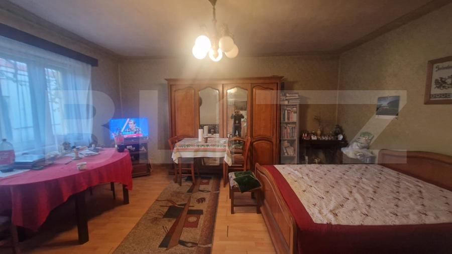 Casă individuală cu 6 camere cu Canalizare în Centrul Istoric