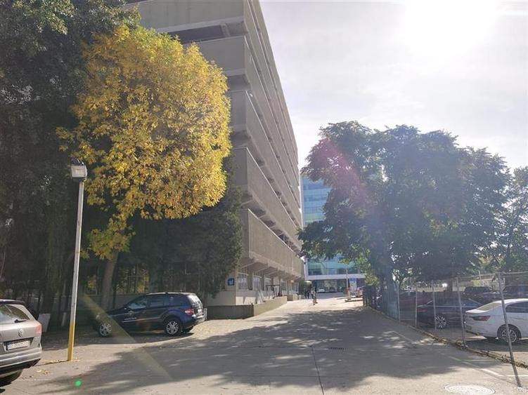 Birou, de 190 mp, în Central