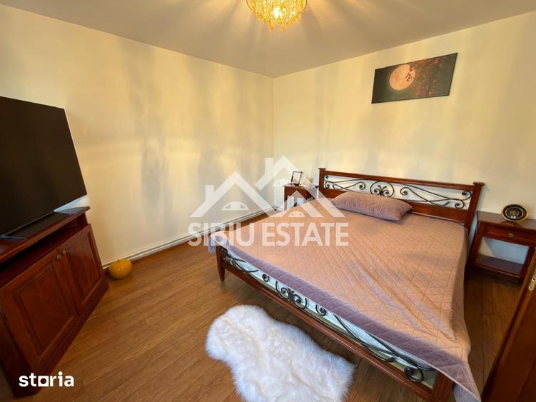 Casă cu 5 camere cu Teren 1000 Mp în Central
