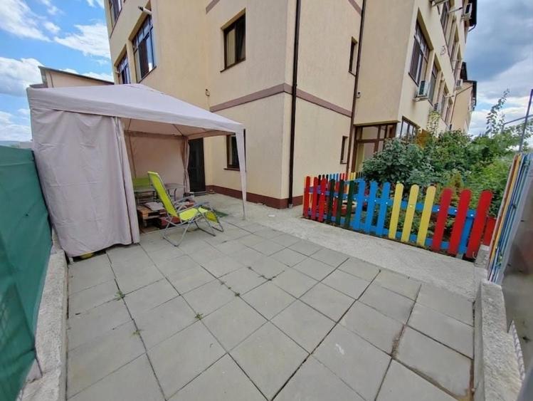 Apartament cu 3 camere decomandat, mobilat în Valea Adâncă