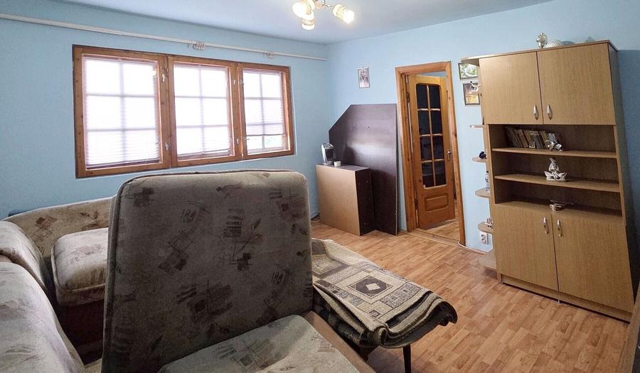 Apartament cu 2 camere semidecomandat, mobilat în Central