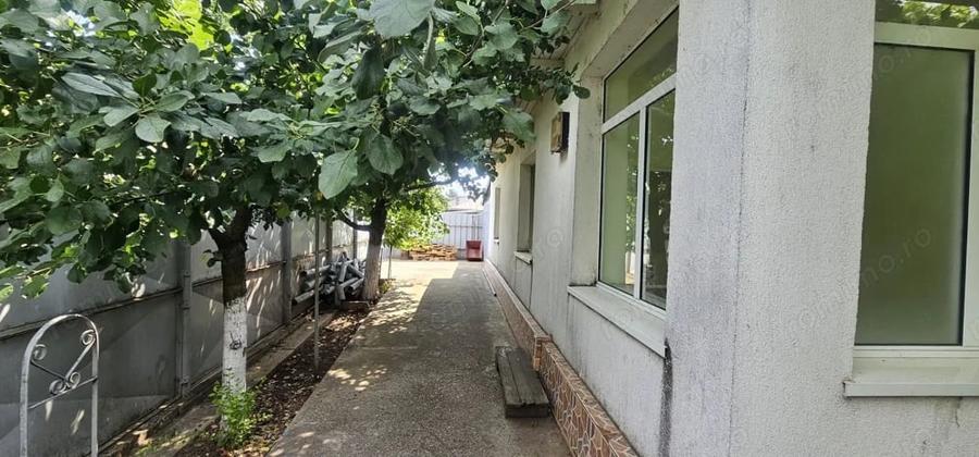 Casă cu Teren 1055 Mp în Vânători