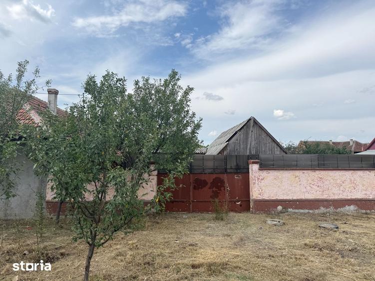 Casă cu 2 camere cu Teren 563 Mp în Horia