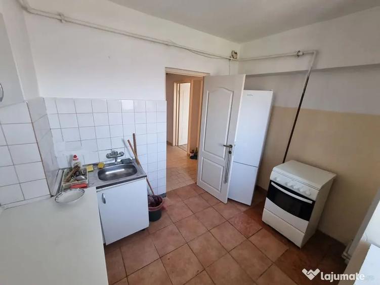 Garsonieră decomandată în Km 4