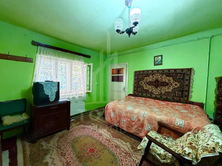 Casă cu 4 camere cu Teren 2300 Mp în Vest
