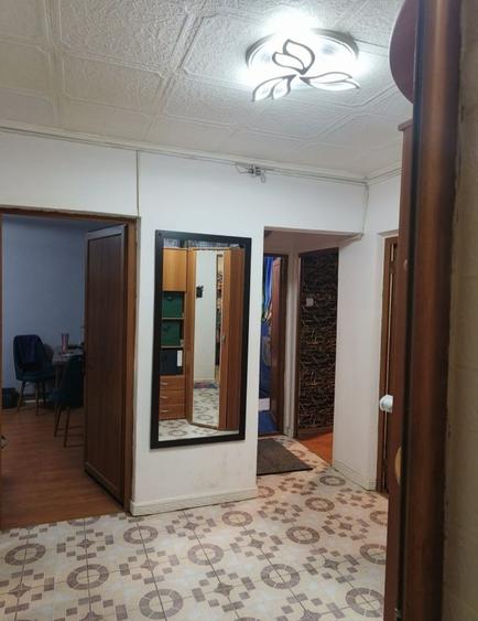 Apartament cu 3 camere decomandat în Metalurgie