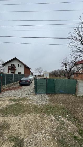 Teren de 1000 mp, în Poienarii Burchii