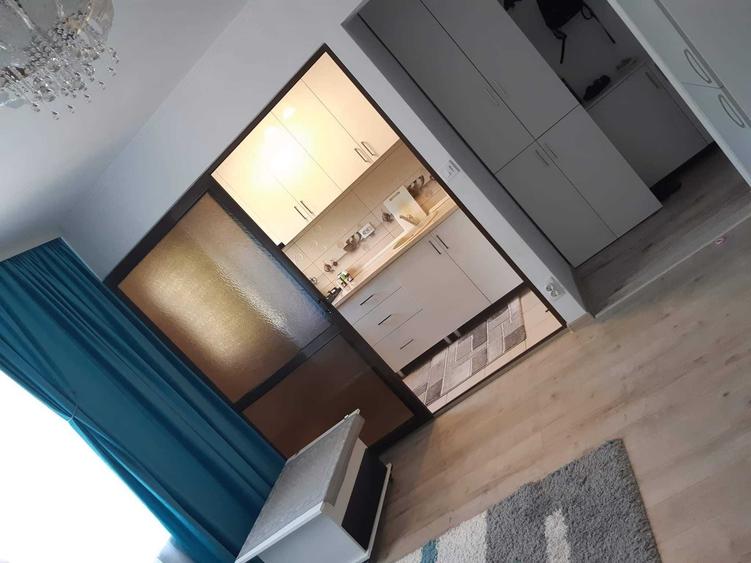 Apartament cu 3 camere semidecomandat în Central