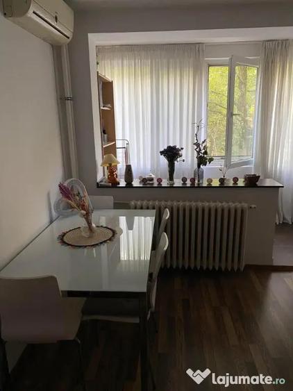Apartament cu 2 camere decomandat în Obor
