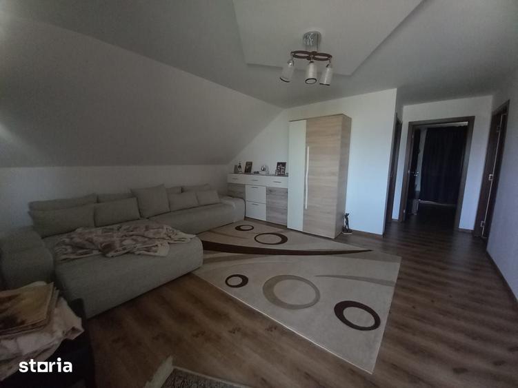 Casă cu 5 camere cu Teren 900 Mp în Central