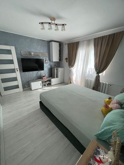 Apartament cu 3 camere decomandat în Veteranilor