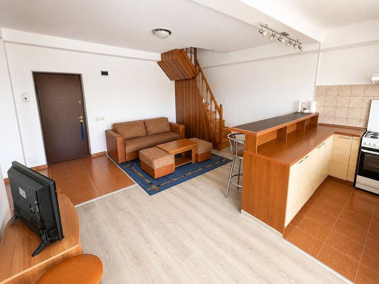 Apartament cu 4 camere decomandat, mobilat în Bună Ziua