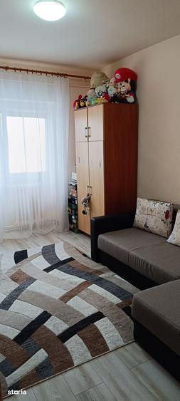 Apartament cu 4 camere decomandat în Cug