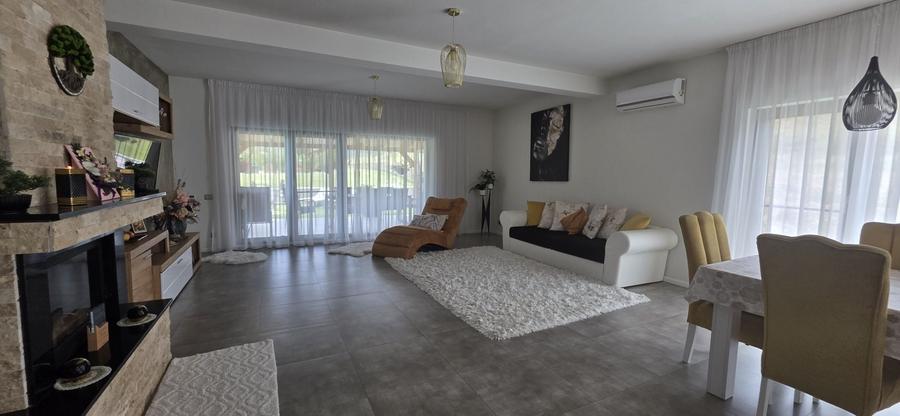 Casă cu 3 camere în Central