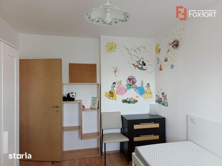 Apartament cu 3 camere semidecomandat în Est