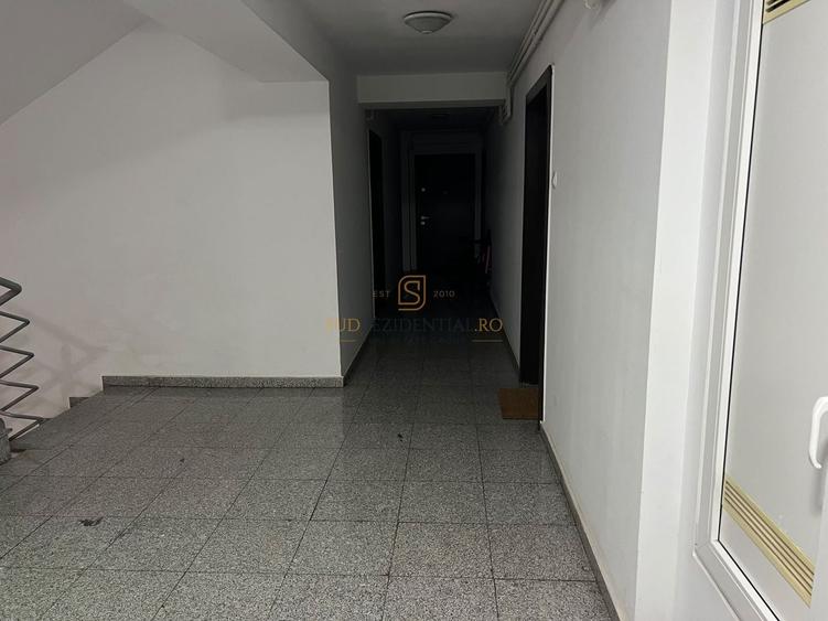 Apartament cu 2 camere decomandat, mobilat în Metalurgiei