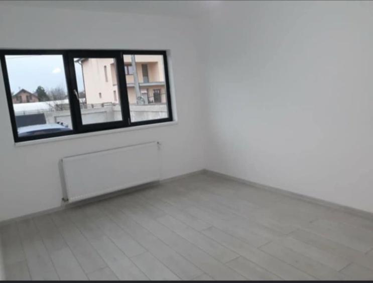 Casă cu 3 camere în Ciorogârla