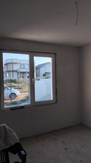 Casă cu 4 camere în Exterior Vest