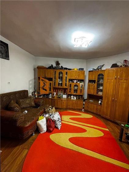 Casă individuală cu 2 camere cu Canalizare în 1 Decembrie