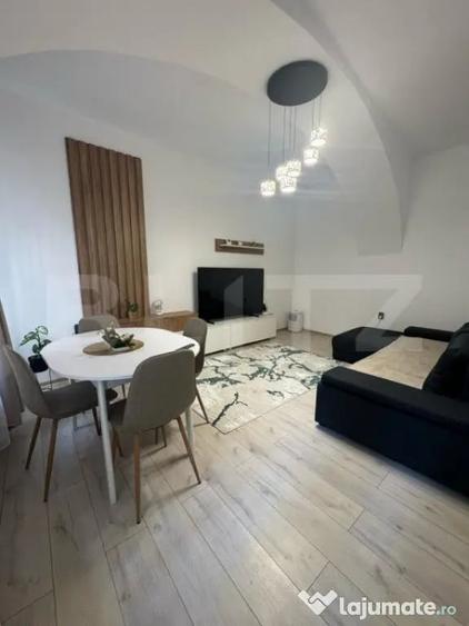 Apartament cu 2 camere decomandat în Central