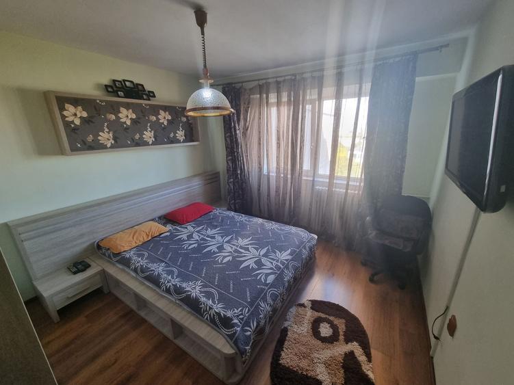 Apartament cu 3 camere decomandat, mobilat în Tomis III