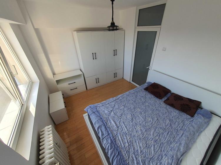 Apartament cu 4 camere decomandat în Gorjului
