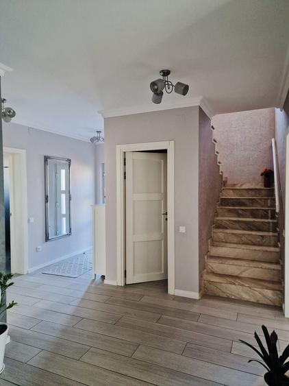 Duplex cu 4 camere cu Canalizare în Centura