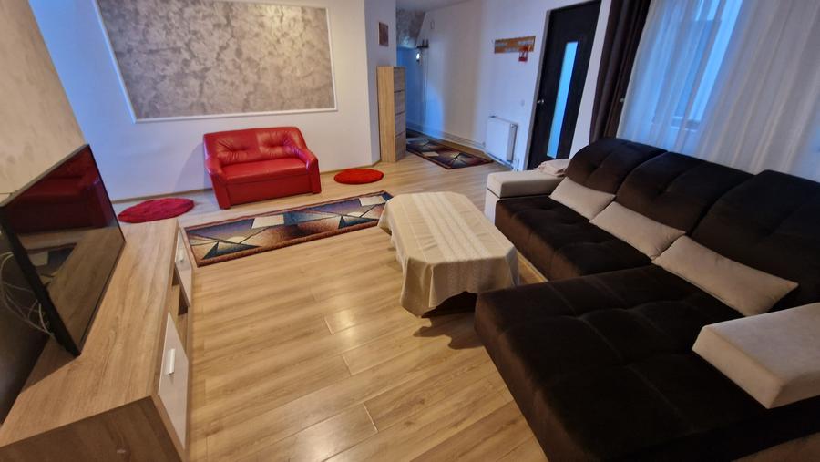 Casă cu 4 camere cu Canalizare în Schei