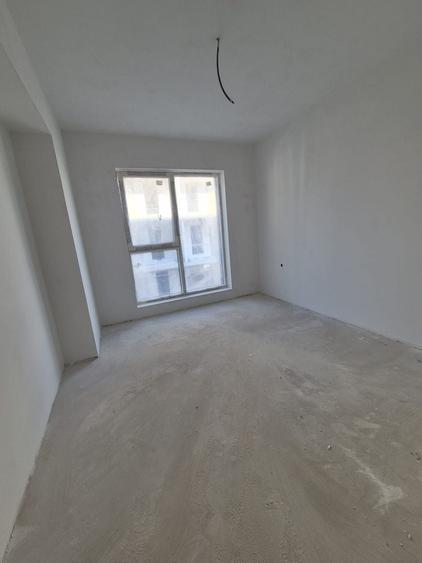 Apartament cu 3 camere decomandat în Theodor Pallady