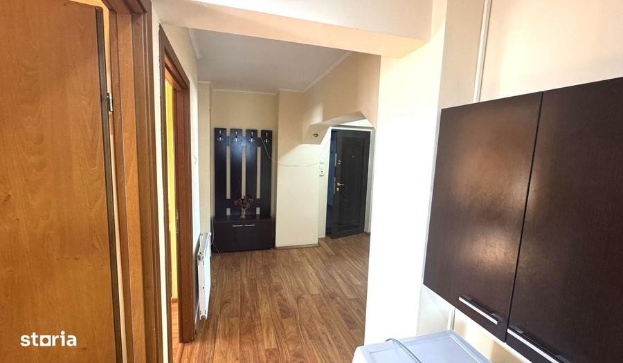 Apartament cu 3 camere decomandat în Bughea de Sus
