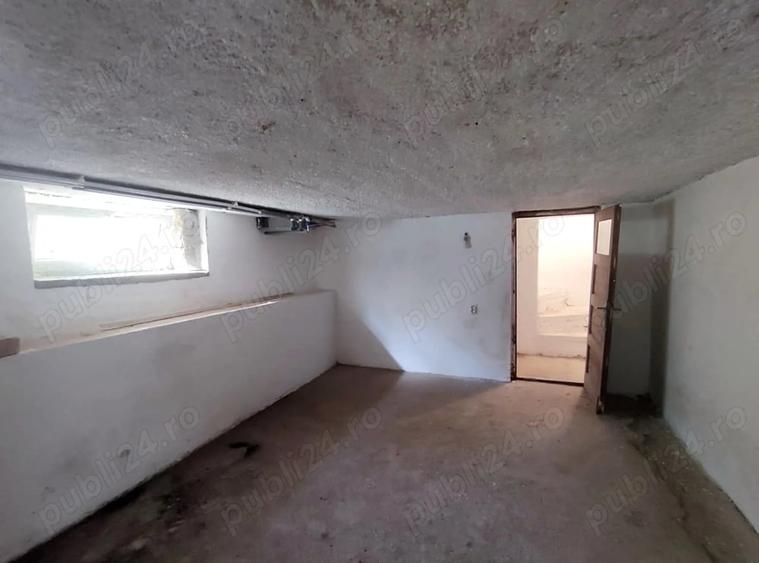 Casă cu 2 camere cu Teren 500 Mp în Central