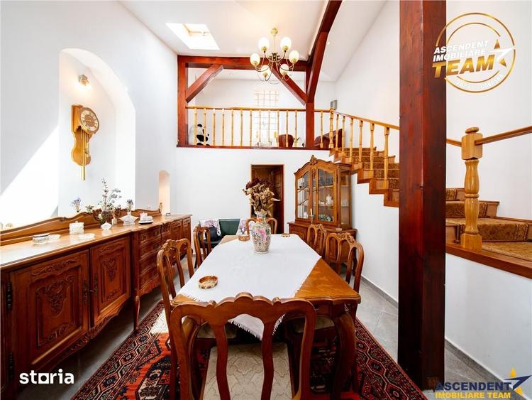 Resedinta si pentru doua familii, 217 mp utili, 6 dormitoare, curte, f - 11