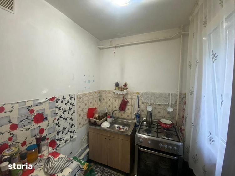 Apartament cu 3 camere semidecomandat în Țigănași
