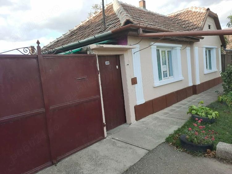 Casă cu 3 camere cu Teren 750 Mp în Central