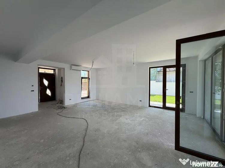 Casă cu 5 camere cu Teren 500 Mp în Cârcea