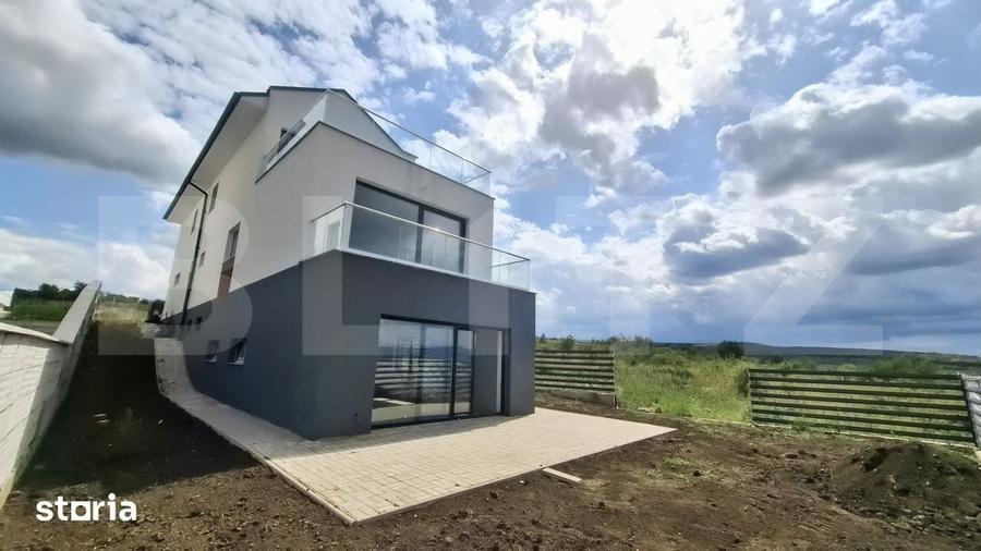Casă cu 6 camere cu Teren 479 Mp în Sopor