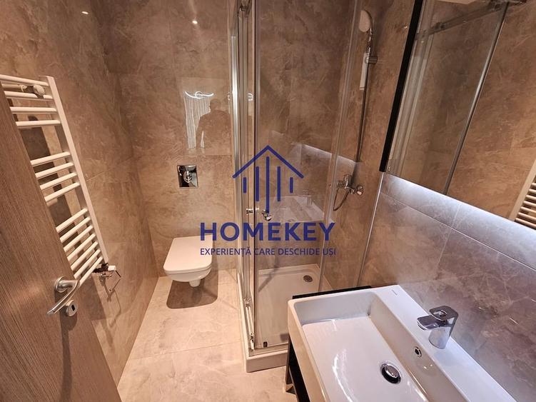 Apartament cu 3 camere decomandat în Est