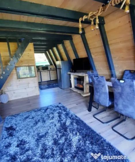 Casă cu 4 camere cu Teren 3450 Mp în Central