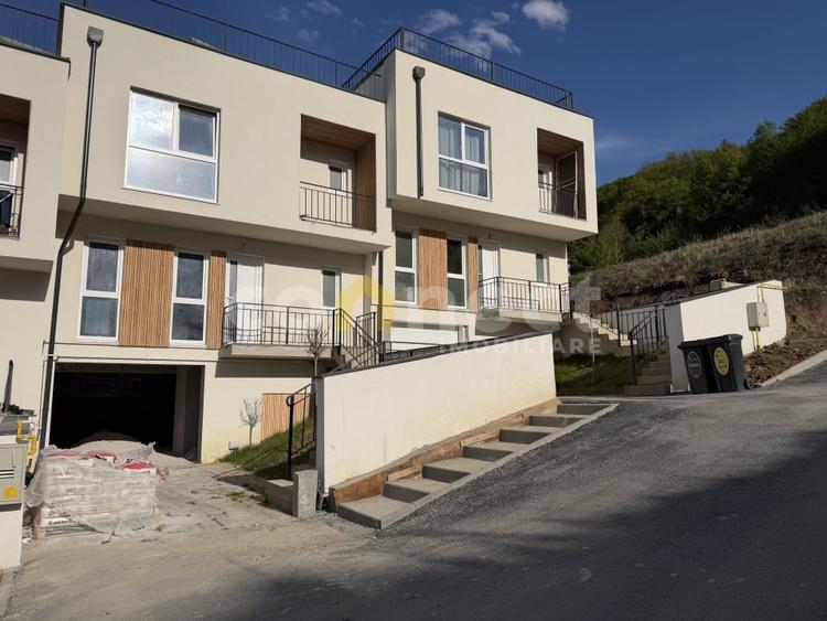 Casă cu 4 camere cu Canalizare în Florești