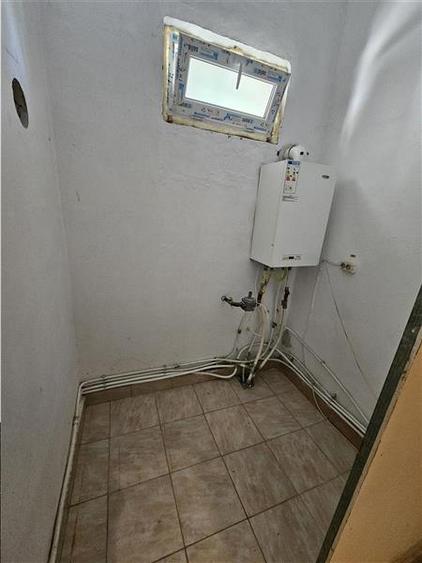 Spațiu comercial, de 121.90000152588 mp, în Narcisa